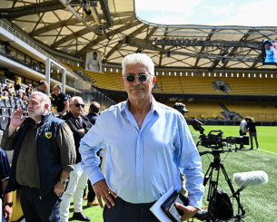 Ιστορική στιγμή για τους Παλαίμαχους της ΑΕΚ - Στο Συμβούλιο ο Στέλιος Μανωλάς Ιστορική στιγμή για τους Παλαίμαχους της ΑΕΚ - Στο Συμβούλιο ο Στέλιος Μανωλάς