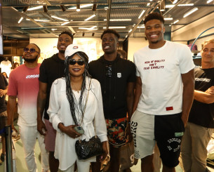 Ο άγνωστος αδερφός του Γιάννη Αντετοκούνμπο - Μακριά από τα φώτα της δημοσιότητας