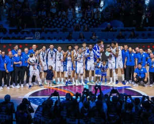 21 μέρες με την Εθνική, ένα μετάλλιο και ένα αναγκαίο «ευχαριστούμε» 21 μέρες με την Εθνική, ένα μετάλλιο και ένα αναγκαίο «ευχαριστούμε»