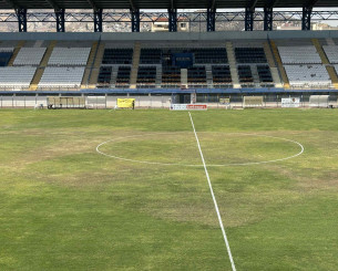 Σε τραγική κατάσταση ο αγωνιστικός χώρος στο Αιγάλεω για το ματς με την ΑΕΚ! (video)