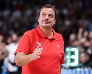 Αποθέωση για τον Αταμάν από πρώην παίκτη του: «Δεν καταλαβαίνω γιατί τον υποτιμούν» Αποθέωση για τον Αταμάν από πρώην παίκτη του: «Δεν καταλαβαίνω γιατί τον υποτιμούν»