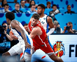 Πότε ο Αντετοκούνμπο θα συναντήσει ξανά στο παρκέ τον Σενγκούν; Η ημερομηνία «κλειδί» Πότε ο Αντετοκούνμπο θα συναντήσει ξανά στο παρκέ τον Σενγκούν; Η ημερομηνία «κλειδί»