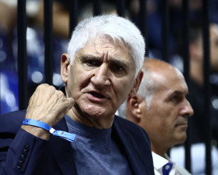 Ο Παναγιώτης Γιαννάκης στο κλειστό της «Καλλιθέας» για το Super Cup (video)