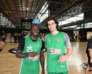 Ενθουσιασμένος ο Γκίντι: «Μου είπαν τα καλύτερα Ναν και Γκραντ, ίσως μια μέρα παίξω στην Ευρώπη» Ενθουσιασμένος ο Γκίντι: «Μου είπαν τα καλύτερα Ναν και Γκραντ, ίσως μια μέρα παίξω στην Ευρώπη»