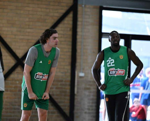 «Τρέλα» για τον Γκίντι με την πράσινη φανέλα - Έπαιξε δίπλα σε Ναν ο σταρ των Μπουλς «Τρέλα» για τον Γκίντι με την πράσινη φανέλα - Έπαιξε δίπλα σε Ναν ο σταρ των Μπουλς