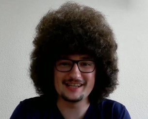 Ημέρα Νο. 348: Ο οπαδός που δεν κουρεύεται αν δεν πάρει... μπρος η ομάδα του συνεχίζει ακάθεκτος (videos)