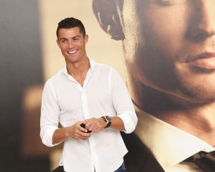 Ο Κριστιάνο Ρονάλντο... φοράει το ίδιο 10 χρόνια - Η επετειακή έκδοση του «Legacy» (photos)