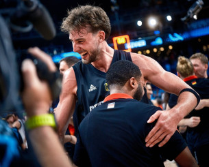 Ο Φραντς Βάγκνερ στο Athletiko: «Όλοι περίμεναν νίκη της Τουρκίας, δεν υπάρχει παίκτης σαν τον Σρέντερ!» Ο Φραντς Βάγκνερ στο Athletiko: «Όλοι περίμεναν νίκη της Τουρκίας, δεν υπάρχει παίκτης σαν τον Σρέντερ!»