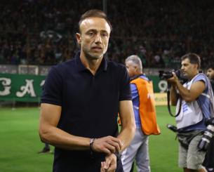 Κόντης: «Παίξαμε εξαιρετικά στο πρώτο ημίχρονο, θέλουμε χρόνο, αλλά δεν υπάρχει» (video)