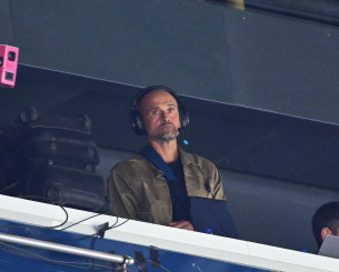 Γιατί ο Λουίς Ενρίκε επιλέγει να κοουτσάρει την Παρί από τις εξέδρες - Η νέα προσέγγιση αλά ράγκμπι