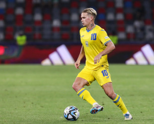 Ο ποδοσφαιριστής των 100 εκατομμυρίων ευρώ φλερτάρει διάσημη ηθοποιό με ερωτικά σχόλια στο instagram Ο ποδοσφαιριστής των 100 εκατομμυρίων ευρώ φλερτάρει διάσημη ηθοποιό με ερωτικά σχόλια στο instagram