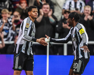 Άνετες προκρίσεις για Νιουκάστλ και Τότεναμ