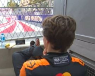 Ο Πιάστρι παρακολουθεί το grand prix στο Μπακού από το κινητό (video)