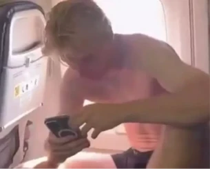 Όλοι με τα εσώρουχά τους στο αεροπλάνο - Το απρόβλεπτο πρόβλημα που αντιμετώπισαν οι παίκτες της Μονακό (video)