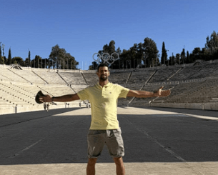 Στο Παναθηναϊκό Στάδιο ο Τζόκοβιτς: «Δοκίμασα το backhand μου στο πιο ιστορικό στάδιο στον κόσμο» (photo) Στο Παναθηναϊκό Στάδιο ο Τζόκοβιτς: «Δοκίμασα το backhand μου στο πιο ιστορικό στάδιο στον κόσμο» (photo)