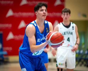 Νικόλας Σερμπέζης: Ποιος είναι ο 18χρονος Έλληνας που παίζει στην Μπάγερν Μοχάνου