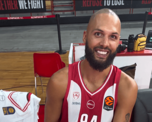 Κώστας Αντετοκούνμπο και Φουρνιέ σε ρόλο «κριτή» - Οι βαθμολογίες τους στις παλιές εμφανίσεις του Ολυμπιακού (video)