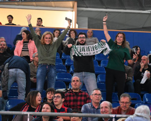 Η είσοδος του Παναθηναϊκού στην Μπουέσα Αρένα - 150 φίλαθλοι στο πλευρό της ομάδας (video)