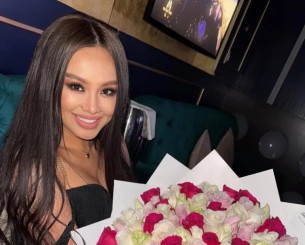 «Δεν μπορεί, μοιάζει με αδερφή του» - H μητέρα νεαρού σταρ του Champions League τους άφησε όλους άναυδους με την εμφάνισή της