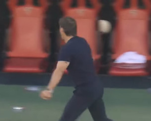 «Τρελάθηκε» ο Αλμέιδα - Ο πανηγυρισμός του μετά το 4-1 (video)