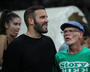 Φραστική επίθεση στον Νίκο Παππά στο Κολωνάκι Φραστική επίθεση στον Νίκο Παππά στο Κολωνάκι