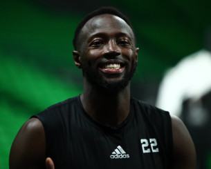 Έκπληξη με τούρτα και τραγούδι ετοίμασε ο Παναθηναϊκός στον Γκραντ για τα 33α γενέθλιά του (video)