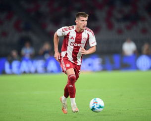 Περιμένει περισσότερα από τον Κοστίνια…