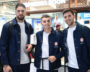 Ο Ολυμπιακός αναχώρησε για το Λονδίνο (photos)