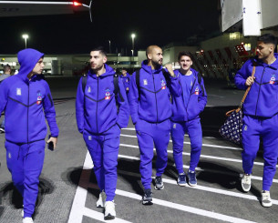 Η Εθνική έφτασε Γλασκώβη, την υποδέχθηκε… ο Καρέτσας (photos)