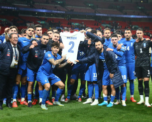 Η Εθνική Ελλάδας στο πλευρό της μικρής Καλλιόπης - Οι αναρτήσεις συμπαράστασης των διεθνών (photos)