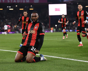 Αγγλικός «εμφύλιος» για την απόκτηση του Σεμένιο