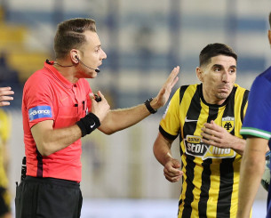 Η ΑΕΚ πρώτη σε κίτρινες κάρτες από όλο το Big5 και η μόνη με αποβολή - Η λίστα με τις κάρτες στη Super League