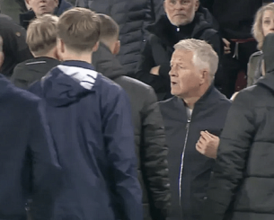 Προπονητής στην Αγγλία αποβλήθηκε γιατί κλώτσησε την μπάλα σε... οπαδό της ομάδας του (video)