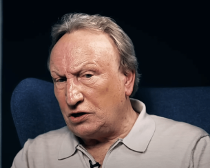 Βετεράνος προπονητής προσφέρεται να... σώσει τη Γιουνάιτεντ: «Αν θέλετε καλέστε με τον Ιανουάριο»