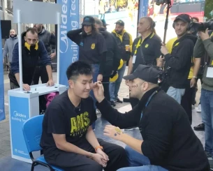 O Σιάο πήγε στο Αλεξάνδρειο, έγινε δεκτός με ενθουσιασμό και… βάφτηκε Άρης (photos)