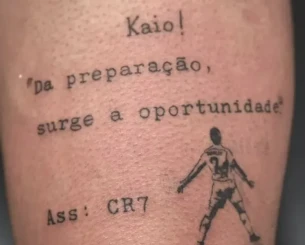 Βραζιλιάνος αστέρας «χτύπησε» τατουάζ στο πόδι του ατάκα του Κριστιάνο Ρονάλντο