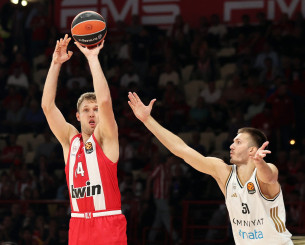 Ρεσιτάλ Βεζένκοφ στο ΣΕΦ και εύκολη νίκη για τον... μισό Ολυμπιακό κόντρα στη Dubai BC