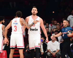 Ο Μιλουτίνοφ μπλόκαρε τον Σορτς και πανηγύρισε έξαλλα (video)