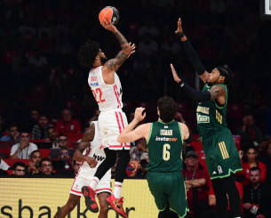 Οι αποδόσεις για το πρωτάθλημα μετά το πρώτο ντέρμπι «αιωνίων»