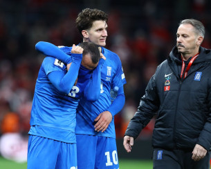 Το συγκλονιστικό κλάμα του Σιωπή - Έφυγε υποβασταζόμενος (video)