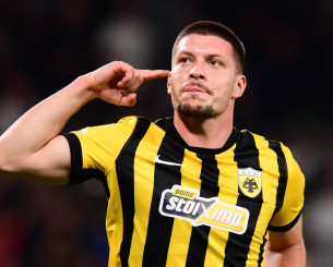 Ο Γιόβιτς σε κενή εστία το 5-0 για την ΑΕΚ (video)