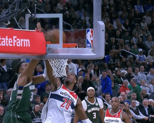 Τα καλύτερα του Γιάννη Αντετοκούνμπο στη νίκη των Μπακς (video)