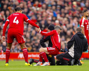 ο τραυματισμός του ΜακΆλιστερ λίγο πριν το γκολ της Γιουνάιτεντ - Γιατί δεν σταμάτησε το ματς