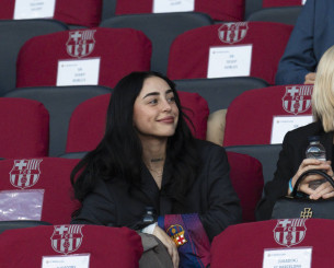 Δεν αφήνει τίποτα στην τύχη ο Φλικ, μίλησε με την κοπέλα του Γιαμάλ μετά τον Ολυμπιακό (video) Δεν αφήνει τίποτα στην τύχη ο Φλικ, μίλησε με την κοπέλα του Γιαμάλ μετά τον Ολυμπιακό (video)