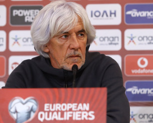 Live Streaming η συνέντευξη Τύπου του Ιβάν Γιοβάνιβιτς ενόψει του Ελλάδα - Σκωτία