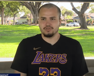 Αυτός είναι ο φίλαθλος των Λέικερς που έκανε μήνυση στον ΛεΜπρόν επειδή τον... κορόιδεψε (video)