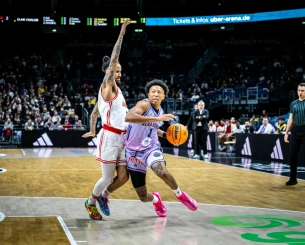 Θέλει παίκτη από την Άλμπα Βερολίνου η Dubai BC