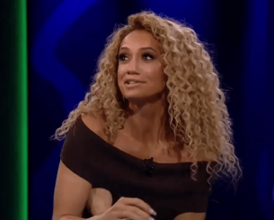 Το ντροπιαστικό ατύχημα της Κέιτ Σκοτ «On air» - Της σκίστηκε η μπλούζα (video)