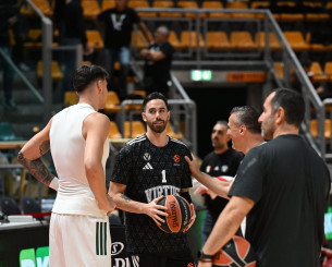 «Πηγαδάκι» του Βιλντόσα με τους παλιούς του συμπαίκτες στον Παναθηναϊκό (photos) «Πηγαδάκι» του Βιλντόσα με τους παλιούς του συμπαίκτες στον Παναθηναϊκό (photos)