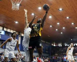 Η ΑΕΚ έχει δύο μεγάλα εμπόδια μπροστά της στο Περιστέρι